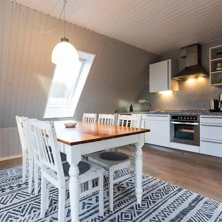 Inselhaus Og *